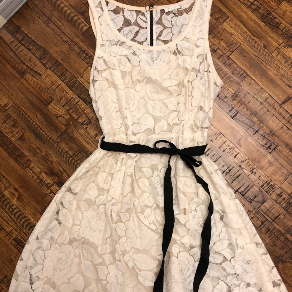 Cream Lace Sleeveless Dress with Black Belt